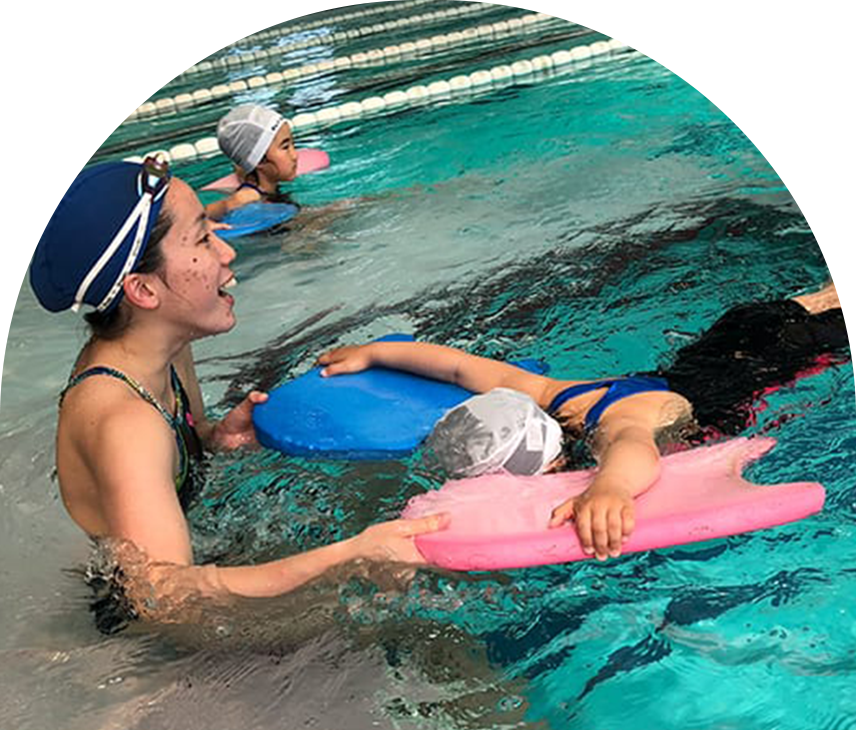 元気いっぱいのコーチ陣